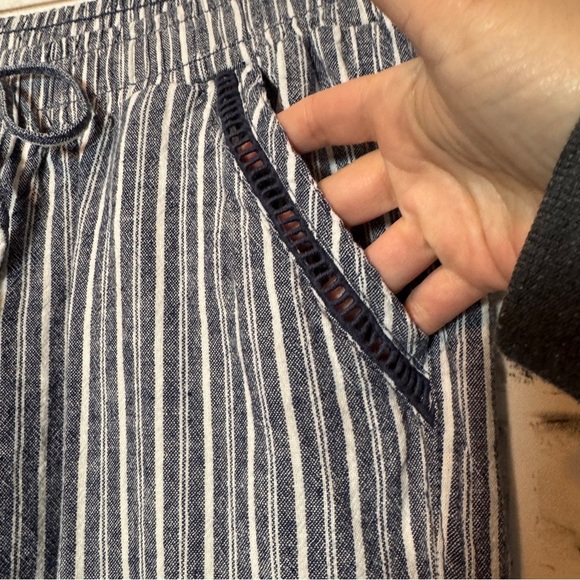 Briggs New York Blue and‎ White Wide Leg Pants - Picture 2 of 9